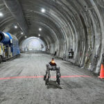 四足歩行ロボットで危険エリアを無人探査 山岳トンネル工事で進むIoT活用
