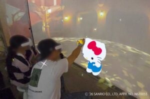 ハローキティが目の前へ　ブラザー「ROOMDIVE」が生んだ新しい没入体験